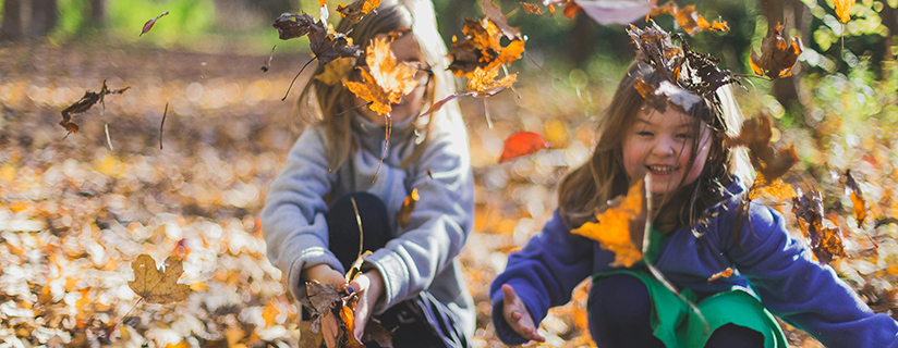 little kids autumn leaves